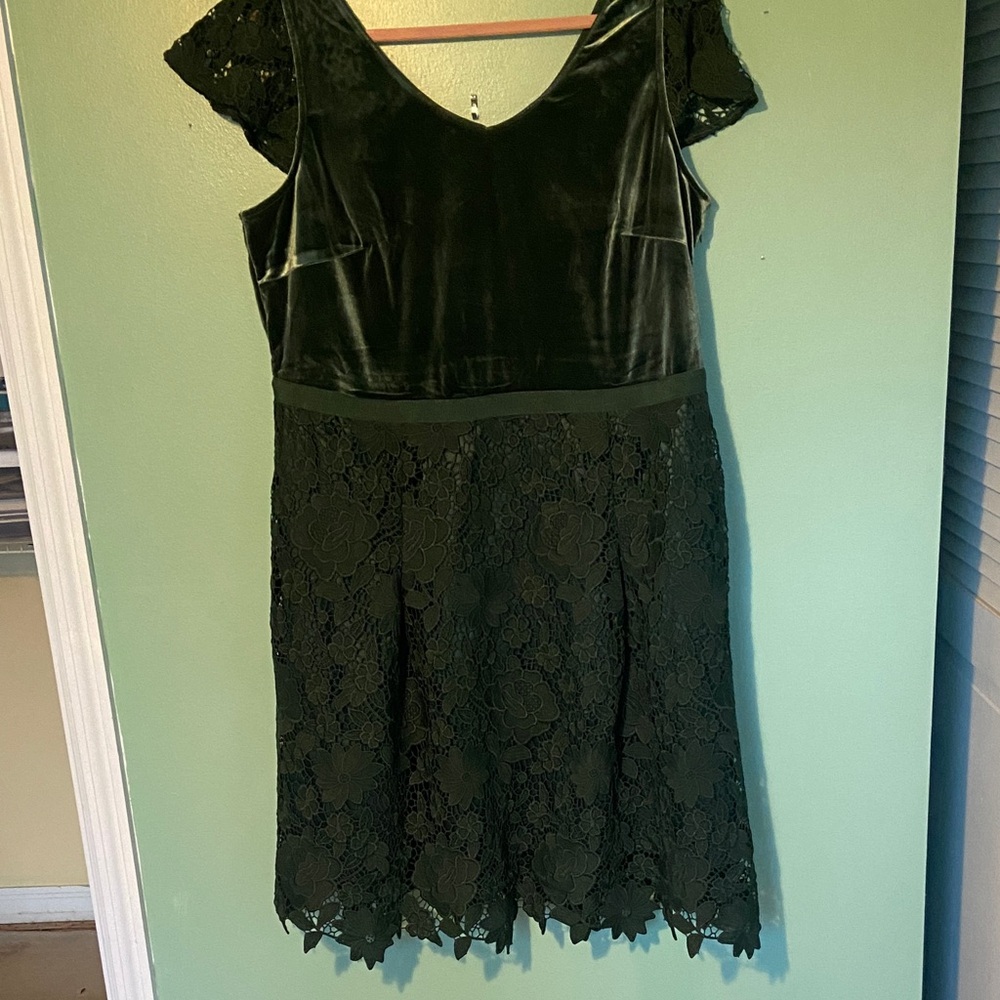 Isaac Mizrahi Dark Green Velvet and Lace Midi Dress
